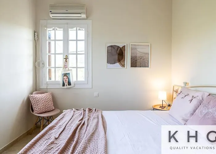 Théa Lassi 2 Bedroom Apartment, First Floor *