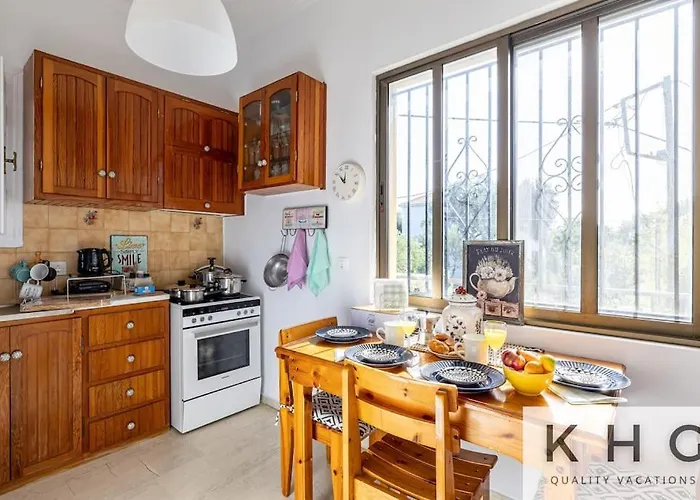 Théa Lassi 2 Bedroom Apartment, First Floor *