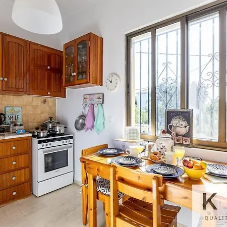 Théa Lassi 2 Bedroom Apartment, First Floor *