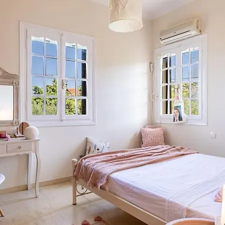 Thea Lassi 2 Bedroom Apartment, First Floor アパート アルゴストリオン