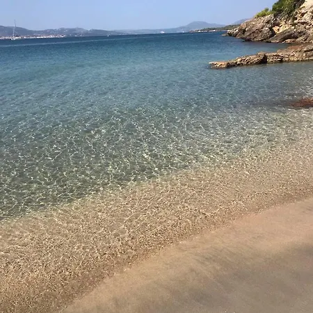 Thea Lassi 2 Bedroom Apartment, First Floor アルゴストリオン